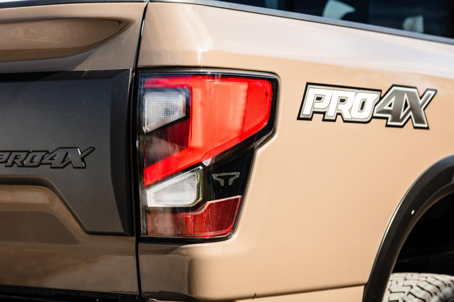 Детали экстерьера Nissan Titan XD PRO-4X Crew Cab 2019 года  (фото 16 из 34)